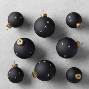 🆕 2 Pack Hearth Hand Magnolisa Ornaments X Gift